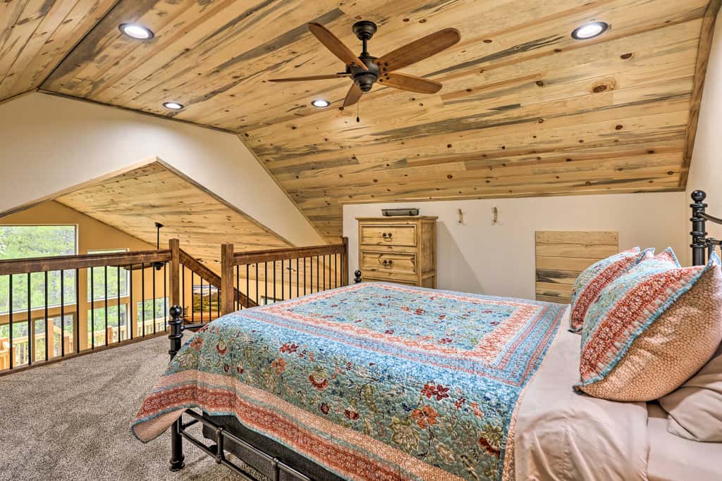 Rocky Mountain Alma Cabin with Deck & Hot Tub!