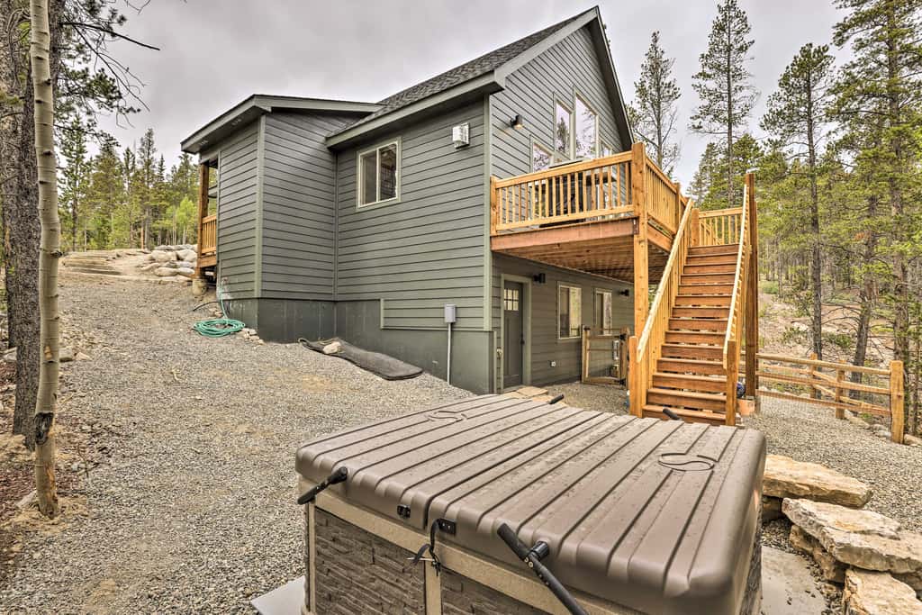 Rocky Mountain Alma Cabin with Deck & Hot Tub!