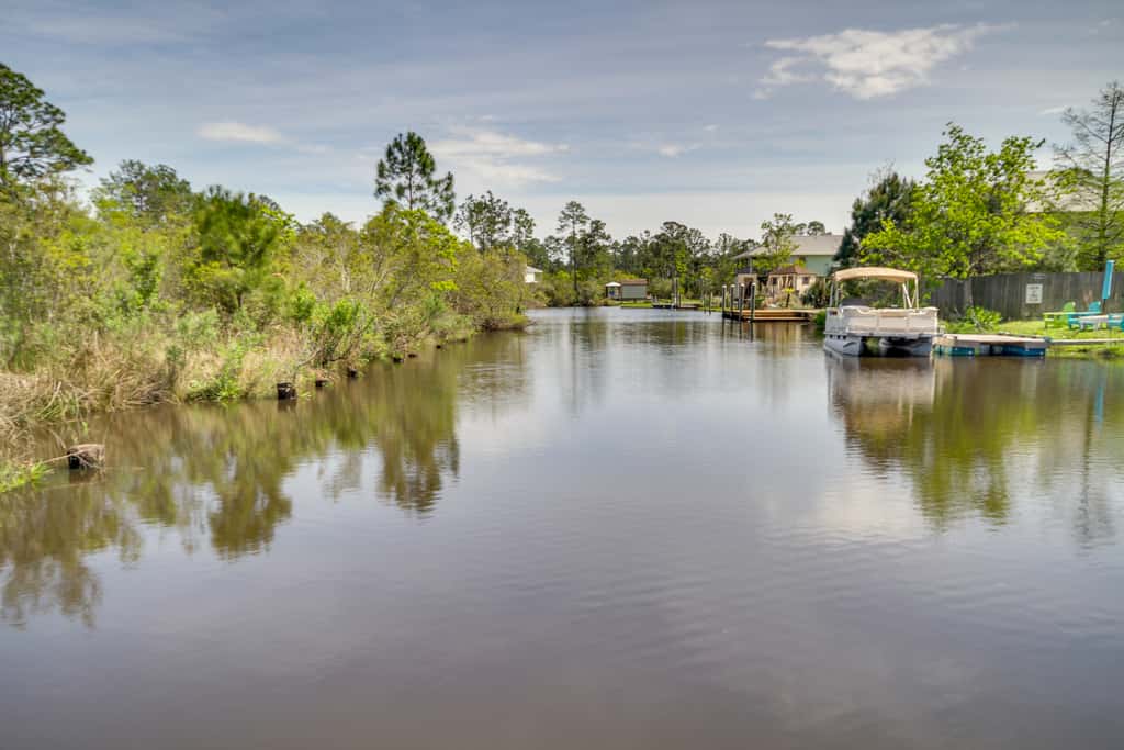 Bay St Louis Houseboat 6 Mi to Old Town & Beach!