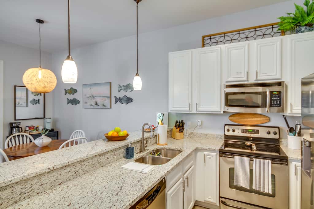 'Cloud 9 on the Gulf', 1 Mi to Beach: Pet Friendly
