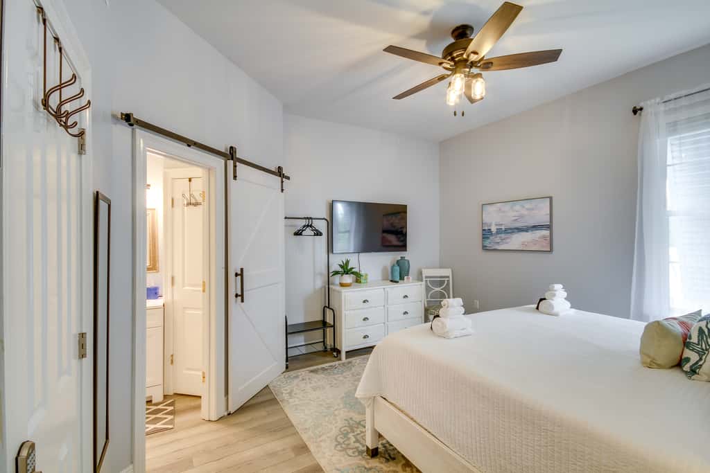 'Cloud 9 on the Gulf', 1 Mi to Beach: Pet Friendly