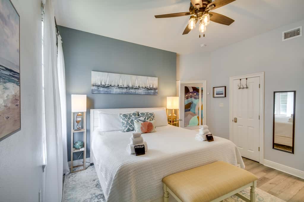'Cloud 9 on the Gulf', 1 Mi to Beach: Pet Friendly