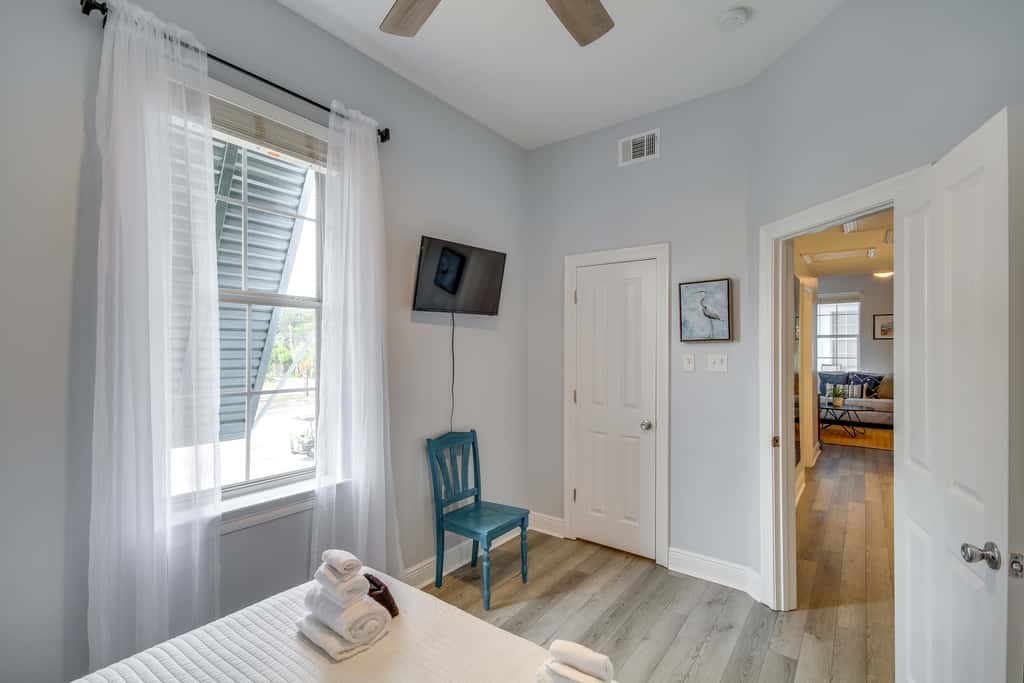 'Cloud 9 on the Gulf', 1 Mi to Beach: Pet Friendly