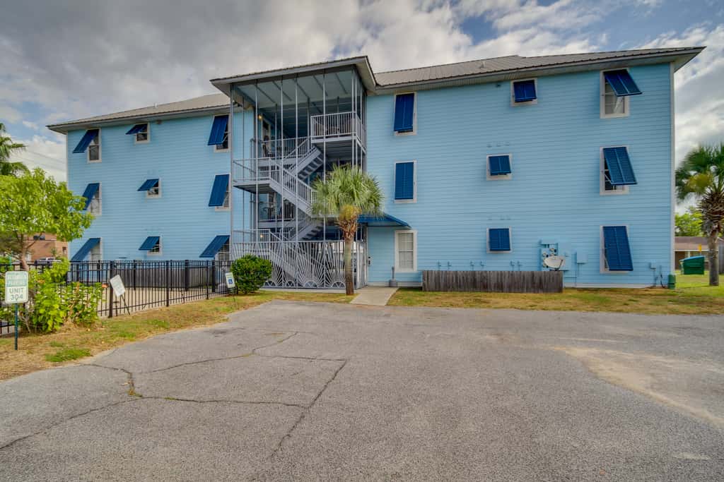 'Cloud 9 on the Gulf', 1 Mi to Beach: Pet Friendly