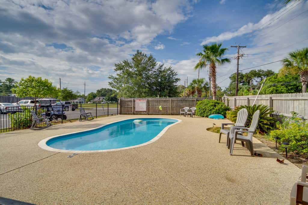 'Cloud 9 on the Gulf', 1 Mi to Beach: Pet Friendly
