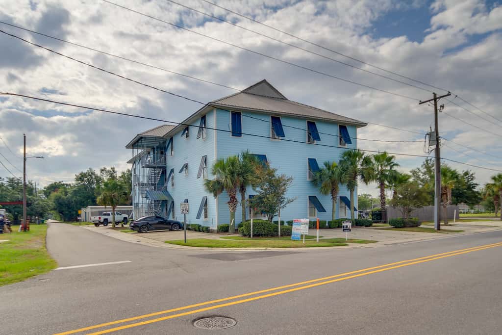 'Cloud 9 on the Gulf', 1 Mi to Beach: Pet Friendly