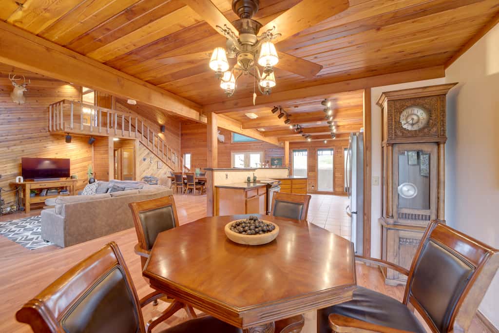 Lake Eufaula Cabin w/ Dock at Nine Marina