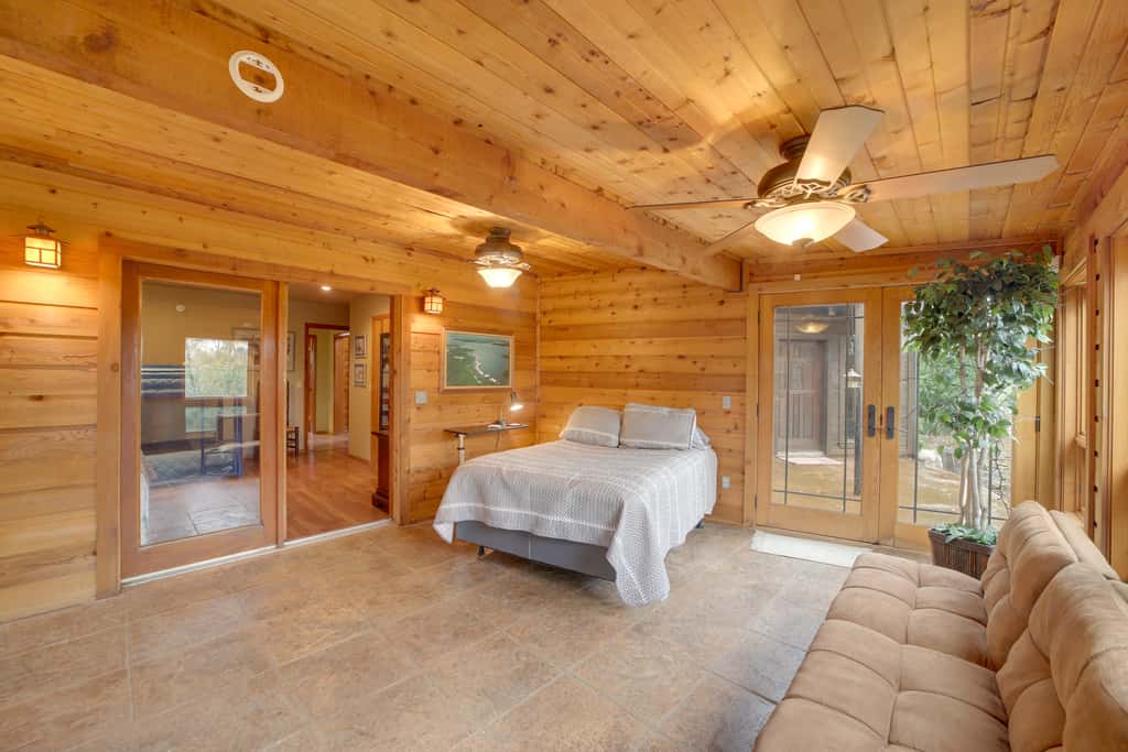 Lake Eufaula Cabin w/ Dock at Nine Marina
