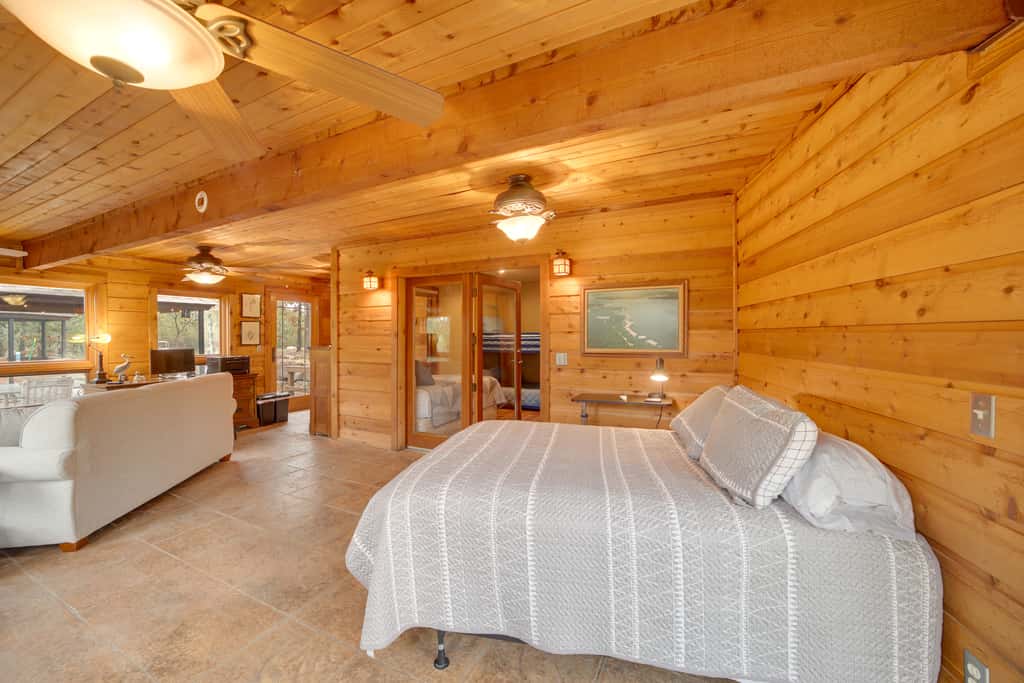 Lake Eufaula Cabin w/ Dock at Nine Marina