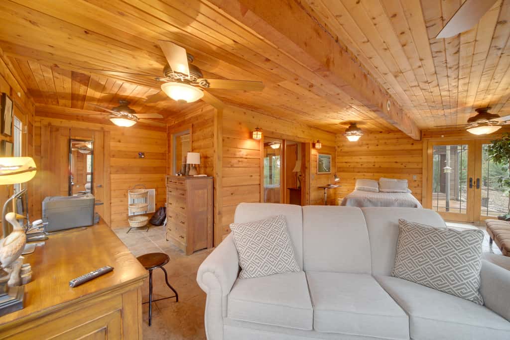 Lake Eufaula Cabin w/ Dock at Nine Marina