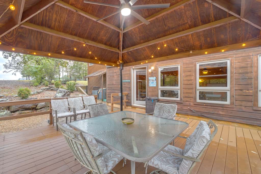Lake Eufaula Cabin w/ Dock at Nine Marina