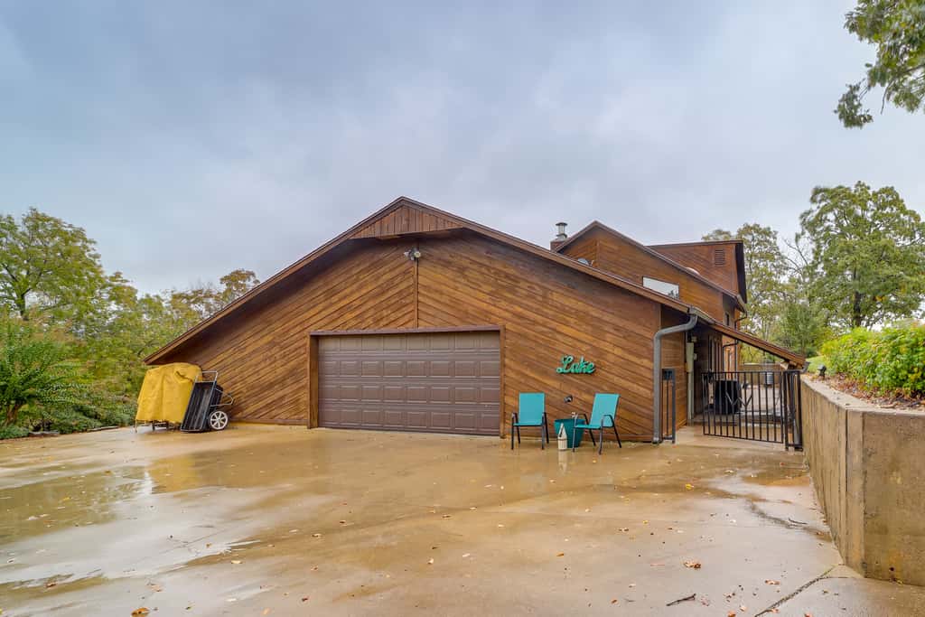Lake Eufaula Cabin w/ Dock at Nine Marina