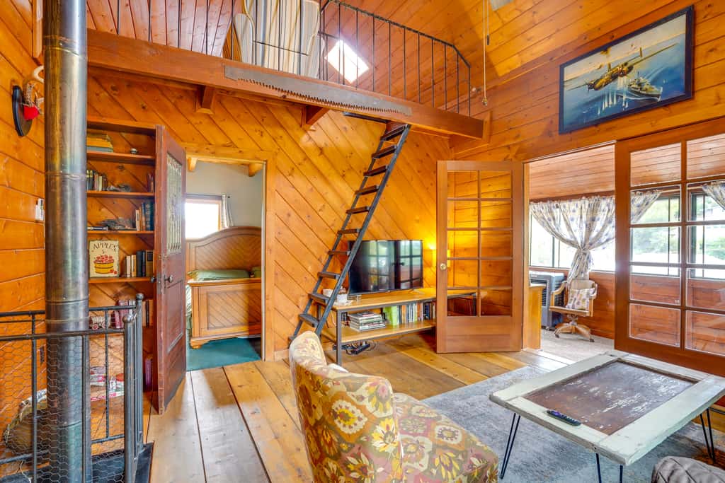Bisbee Vacation Rental w/ Mountain Views & Sunroom