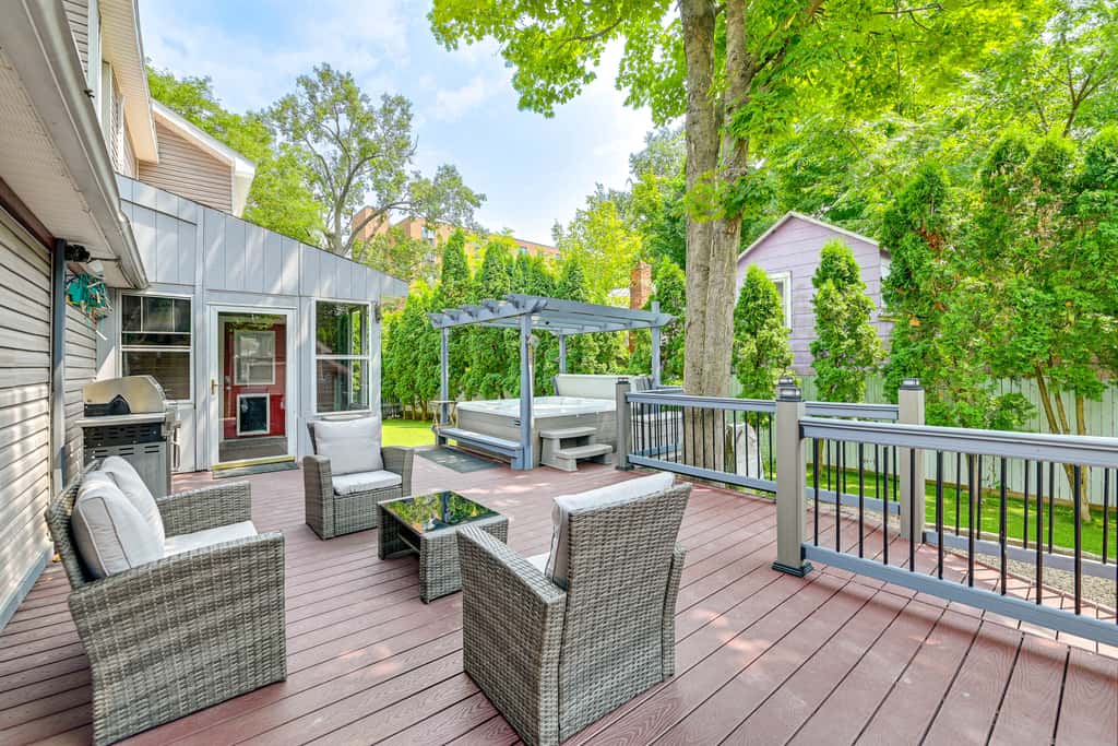Saratoga Springs Home w/ Hot Tub: Walk to Downtown