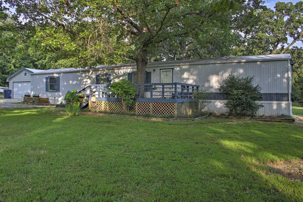 Hot Tub & Deck: Tranquil Home Near Grand Lake