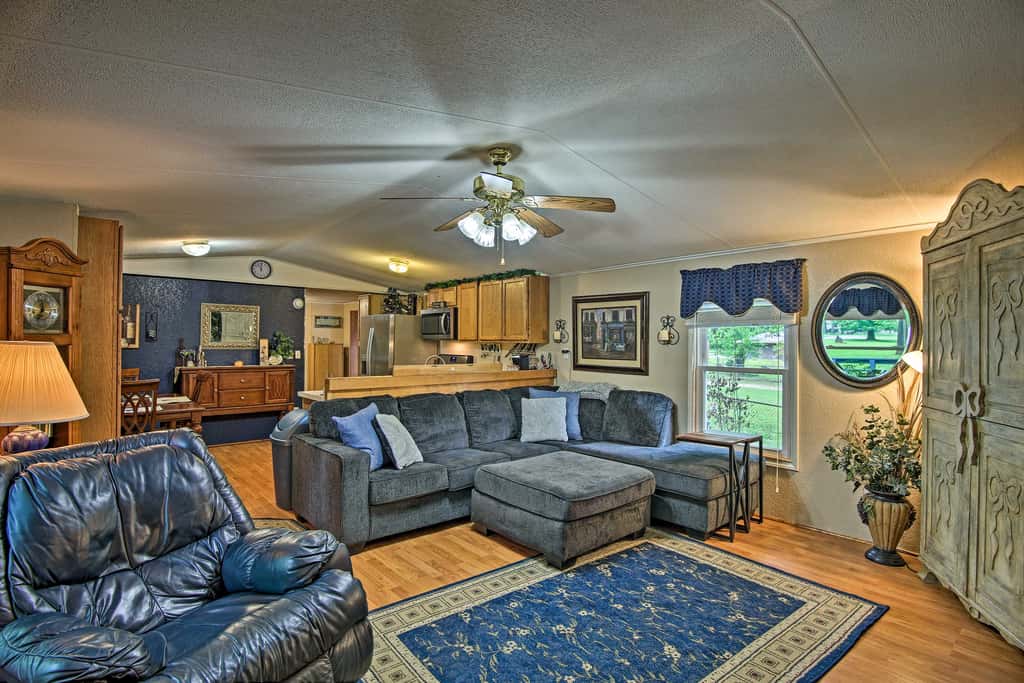 Hot Tub & Deck: Tranquil Home Near Grand Lake