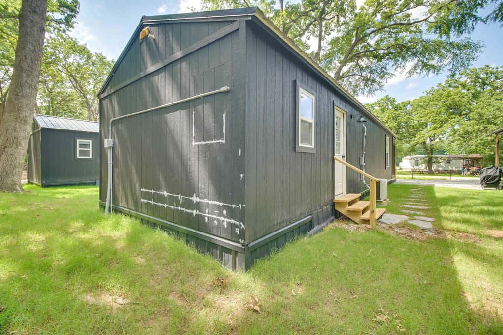 Walk to Lake: Cozy Grove Cabin w/ Fire Pit