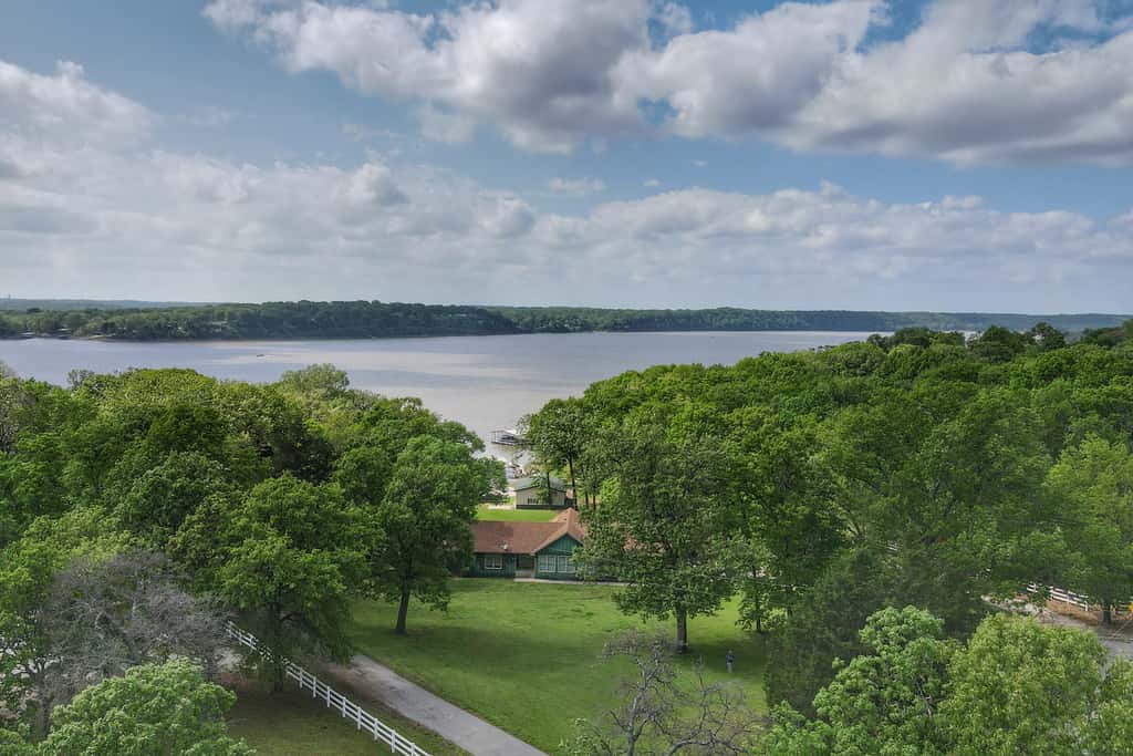 Hot Tub, Pool, Dock: 2 Cabins Lakeview Grand Lake