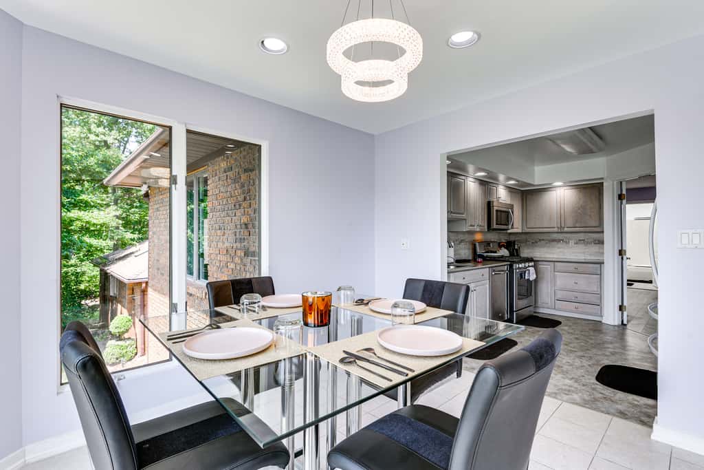 Bright Guest House: 15 Mi to Dtwn Baltimore!