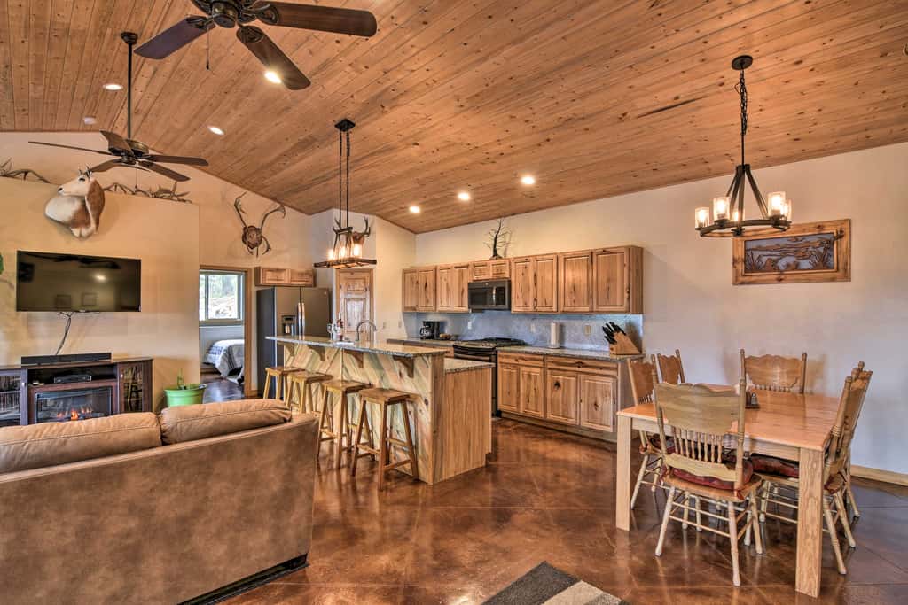 Stunning Home w/ Fire Pit, 11 Mi to Mt Yale!