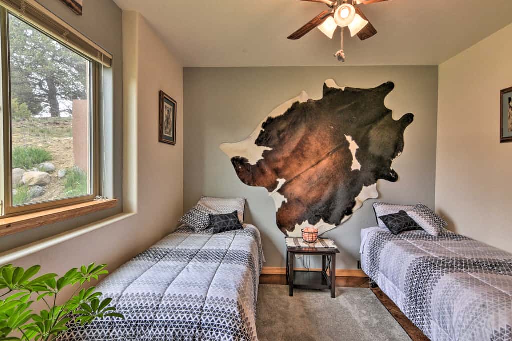 Stunning Home w/ Fire Pit, 11 Mi to Mt Yale!