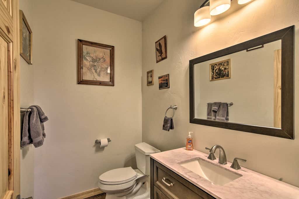 Stunning Home w/ Fire Pit, 11 Mi to Mt Yale!