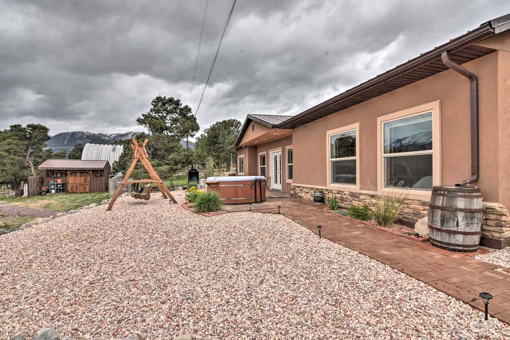 Stunning Home w/ Fire Pit, 11 Mi to Mt Yale!