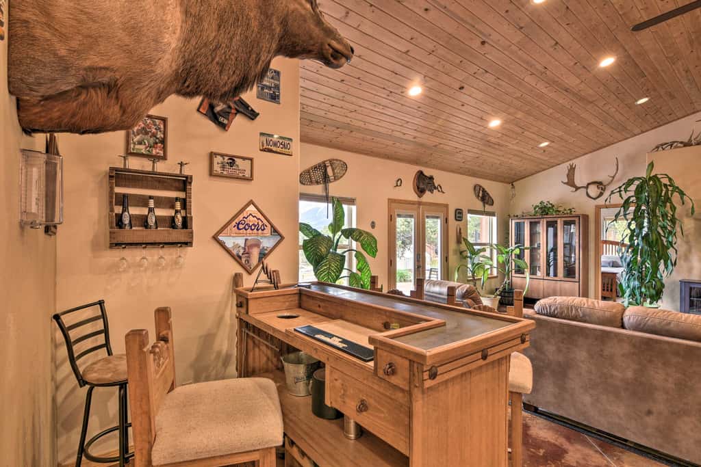 Stunning Home w/ Fire Pit, 11 Mi to Mt Yale!