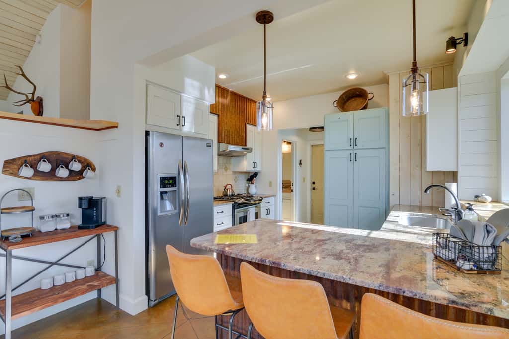 Buena Vista Vacation Home: Hot Tub, Mountain Views