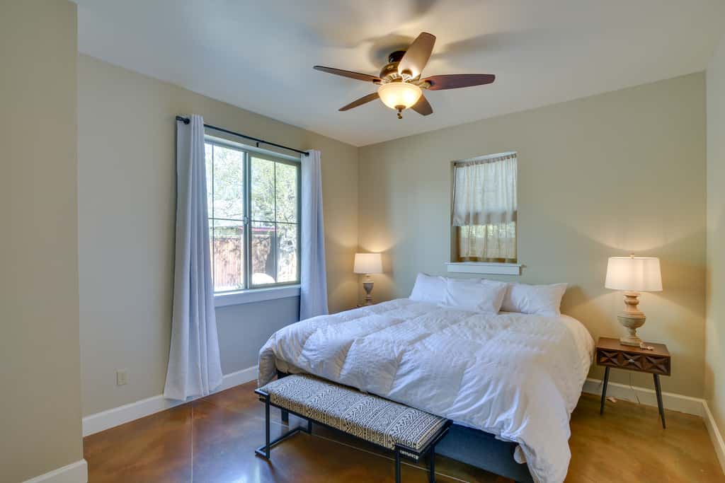 Buena Vista Vacation Home: Hot Tub, Mountain Views
