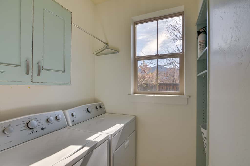 Buena Vista Vacation Home: Hot Tub, Mountain Views