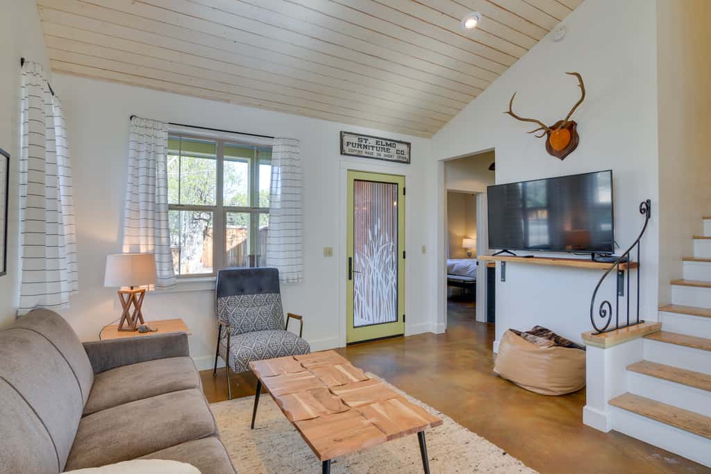 Buena Vista Vacation Home: Hot Tub, Mountain Views