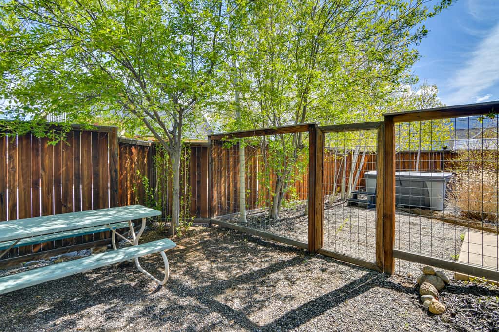 Buena Vista Vacation Home: Hot Tub, Mountain Views