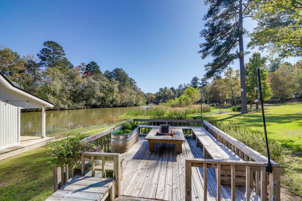 Wilderness Retreat on Crooked Creek, Lake Sinclair
