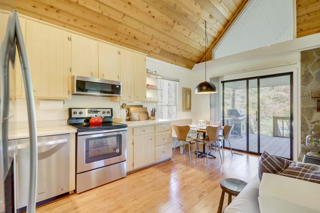 Wilderness Retreat on Crooked Creek, Lake Sinclair