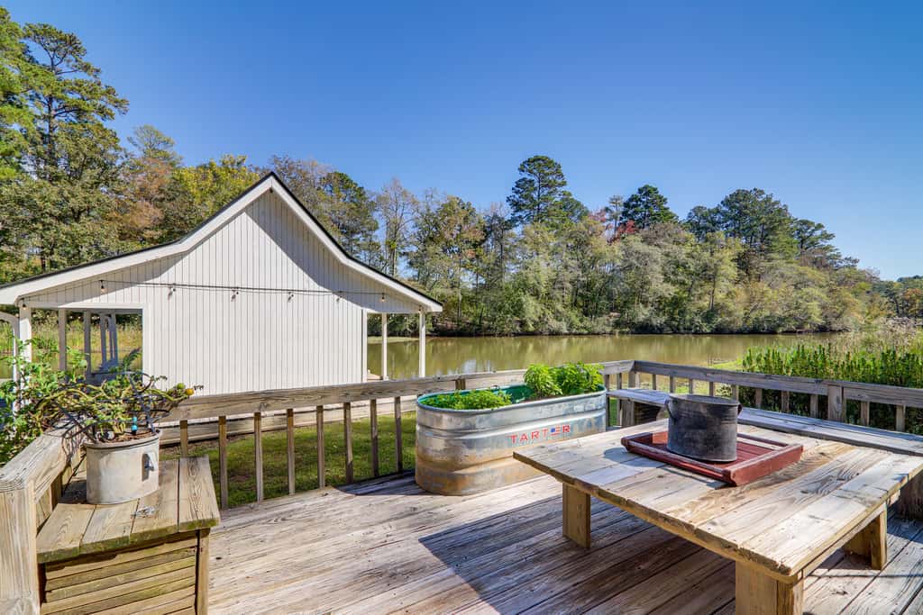 Wilderness Retreat on Crooked Creek, Lake Sinclair
