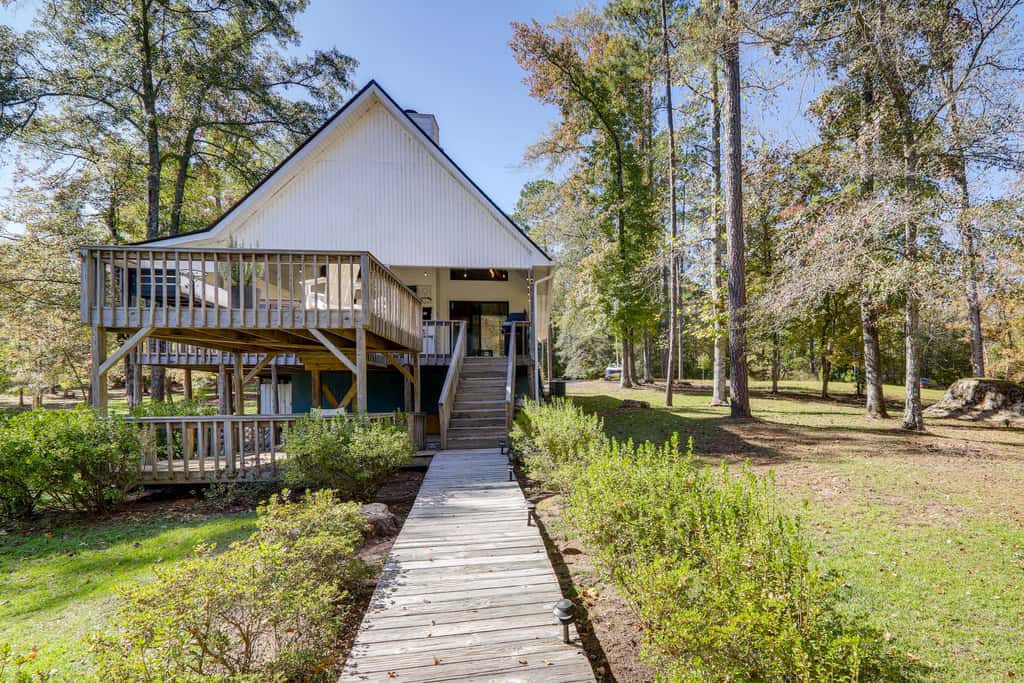Wilderness Retreat on Crooked Creek, Lake Sinclair