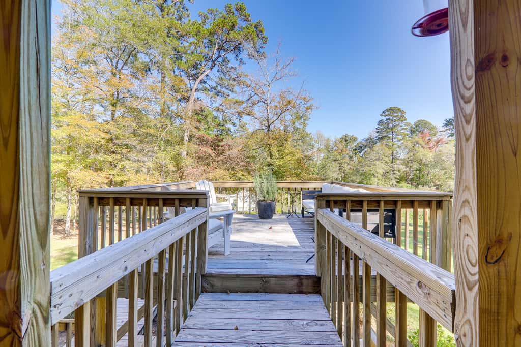 Wilderness Retreat on Crooked Creek, Lake Sinclair