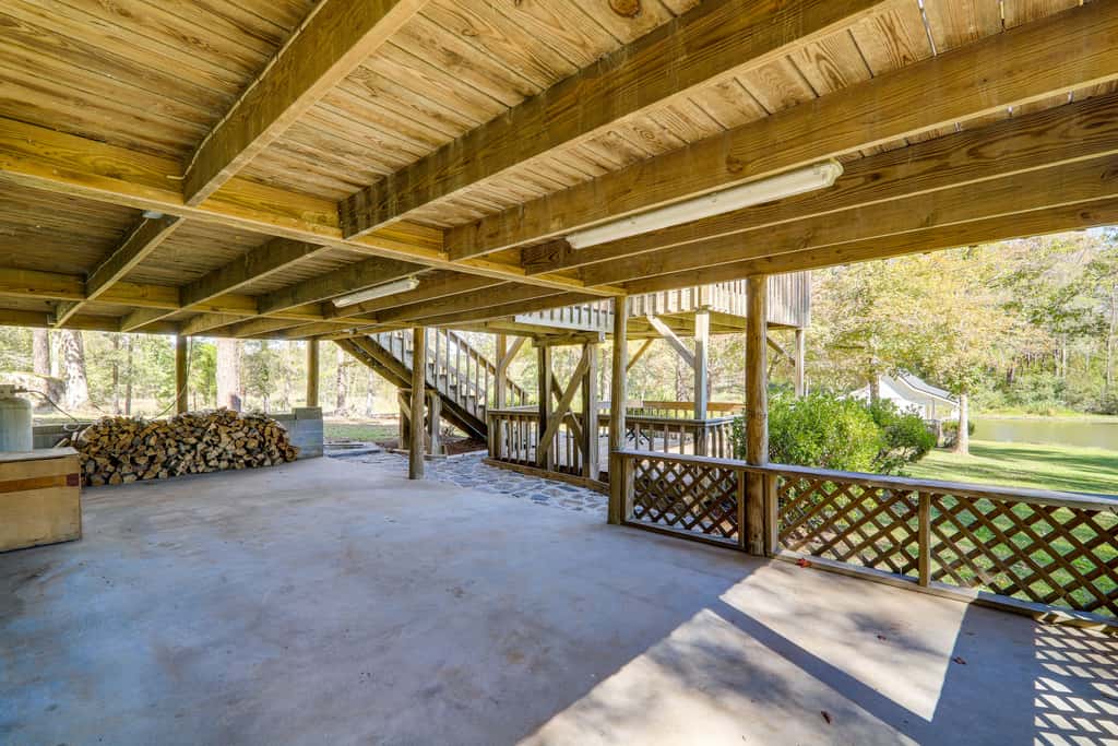Wilderness Retreat on Crooked Creek, Lake Sinclair