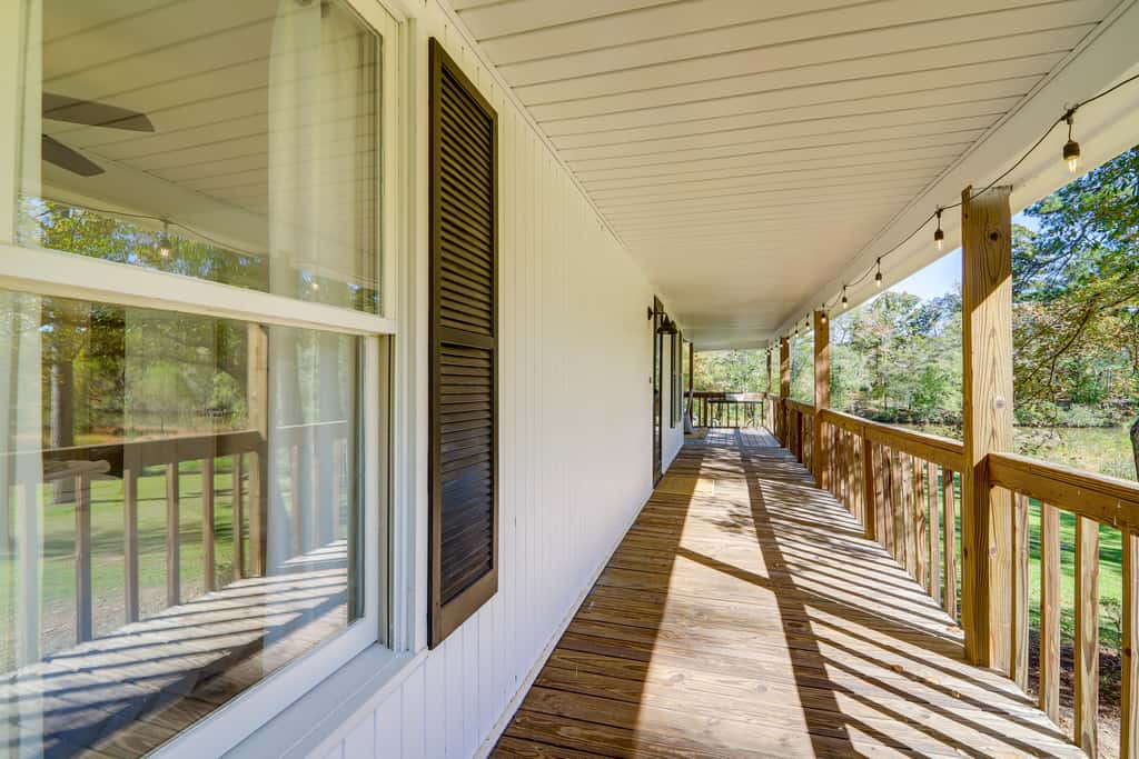 Wilderness Retreat on Crooked Creek, Lake Sinclair