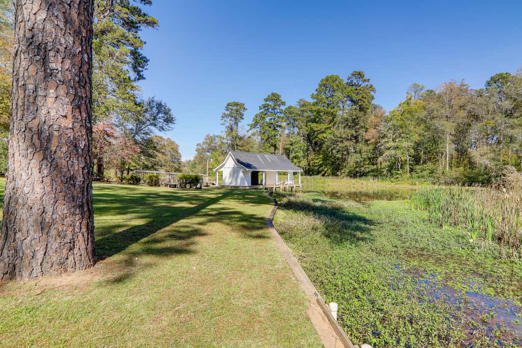 Wilderness Retreat on Crooked Creek, Lake Sinclair