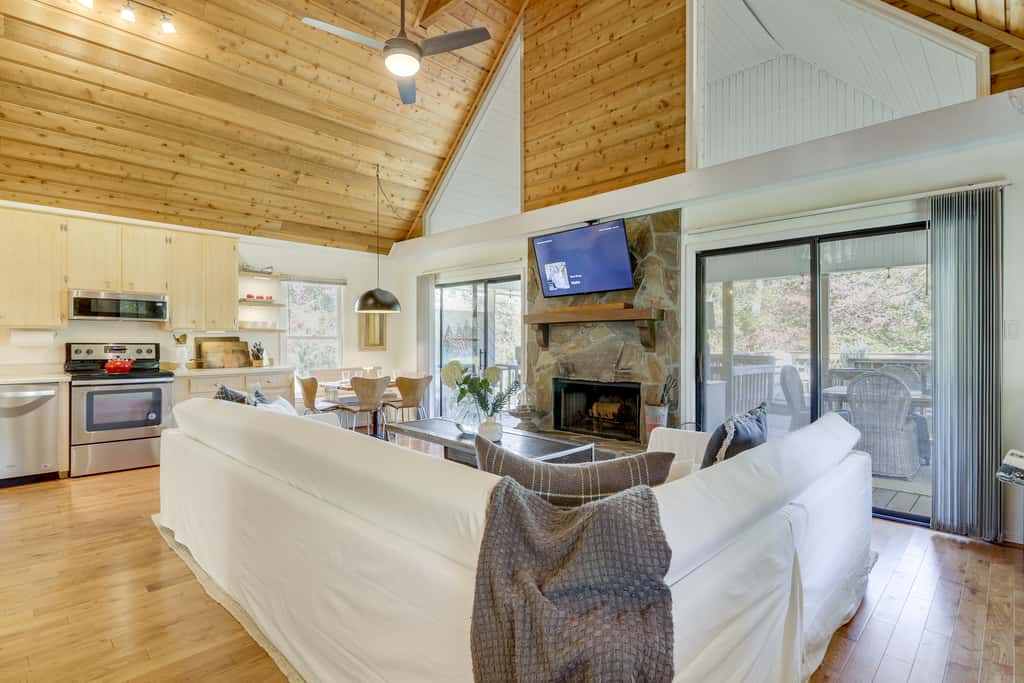 Wilderness Retreat on Crooked Creek, Lake Sinclair
