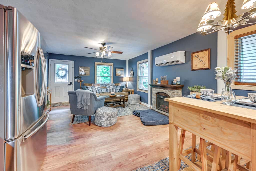Murray Cabin w/ Hot Tub: Walk to Kentucky Lake!