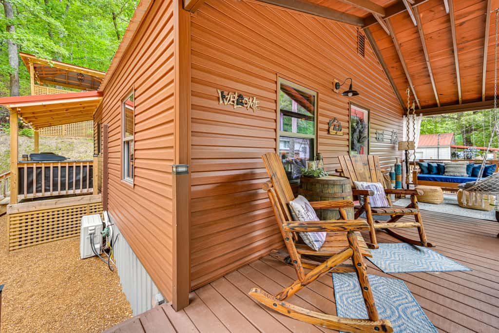 Murray Cabin w/ Hot Tub: Walk to Kentucky Lake!