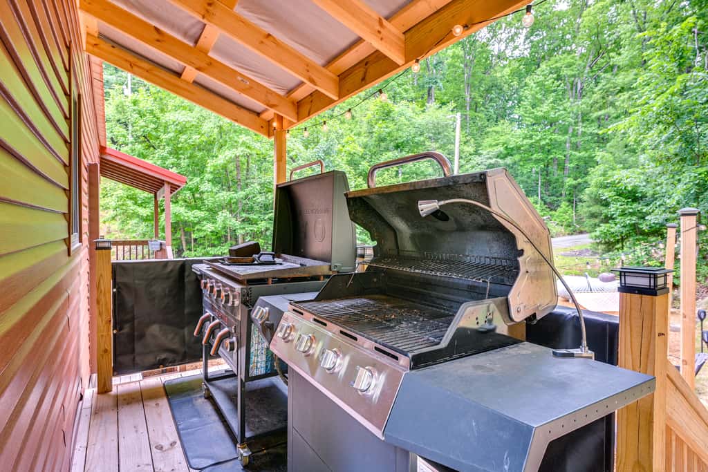 Murray Cabin w/ Hot Tub: Walk to Kentucky Lake!