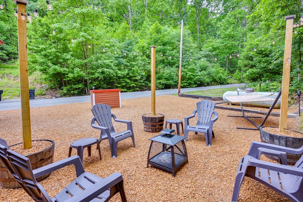 Murray Cabin w/ Hot Tub: Walk to Kentucky Lake!