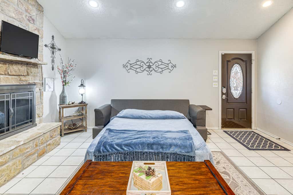 Luxury Lake Granbury Home: Dock, Hot Tub & Decks!