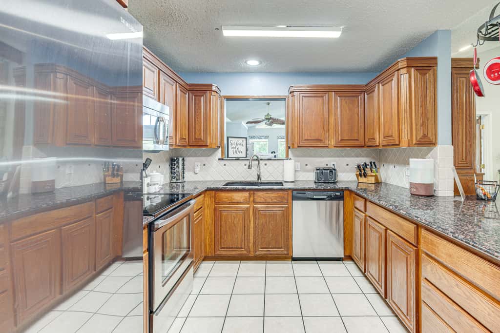 Luxury Lake Granbury Home: Dock, Hot Tub & Decks!