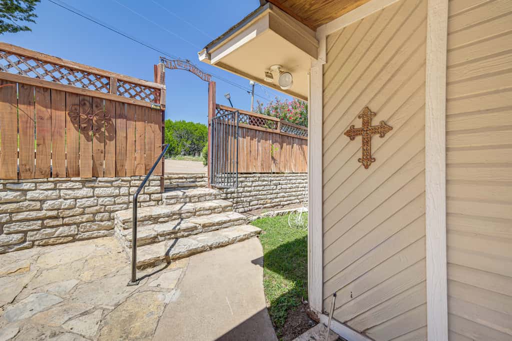Luxury Lake Granbury Home: Dock, Hot Tub & Decks!