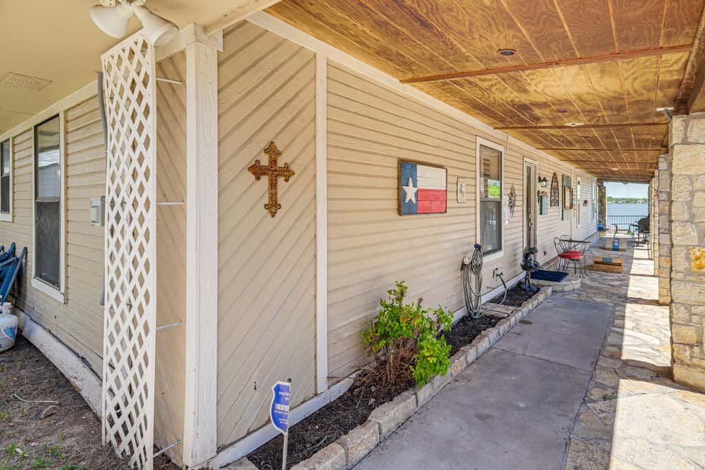 Luxury Lake Granbury Home: Dock, Hot Tub & Decks!